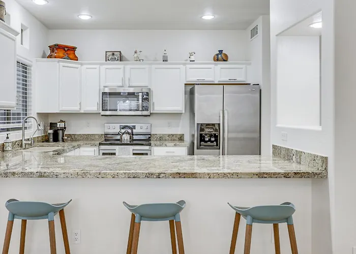 Dom wakacyjny Snowbird Escape W/ Pool! 4 Mi To Kierland Commons *